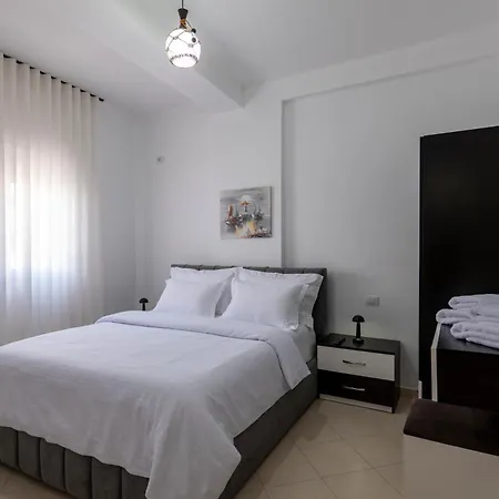 公寓 Parid Sarandë