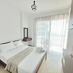 Parid Appartments Апартаменты *