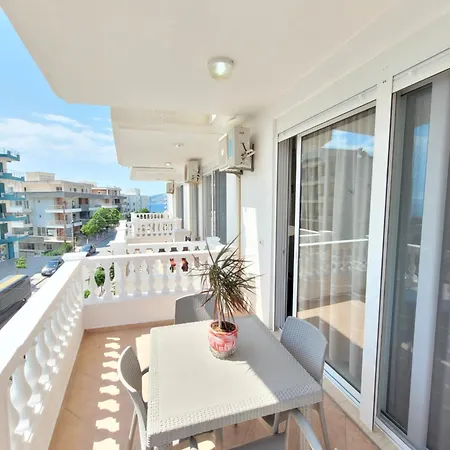 Parid Appartments Апартаменты *